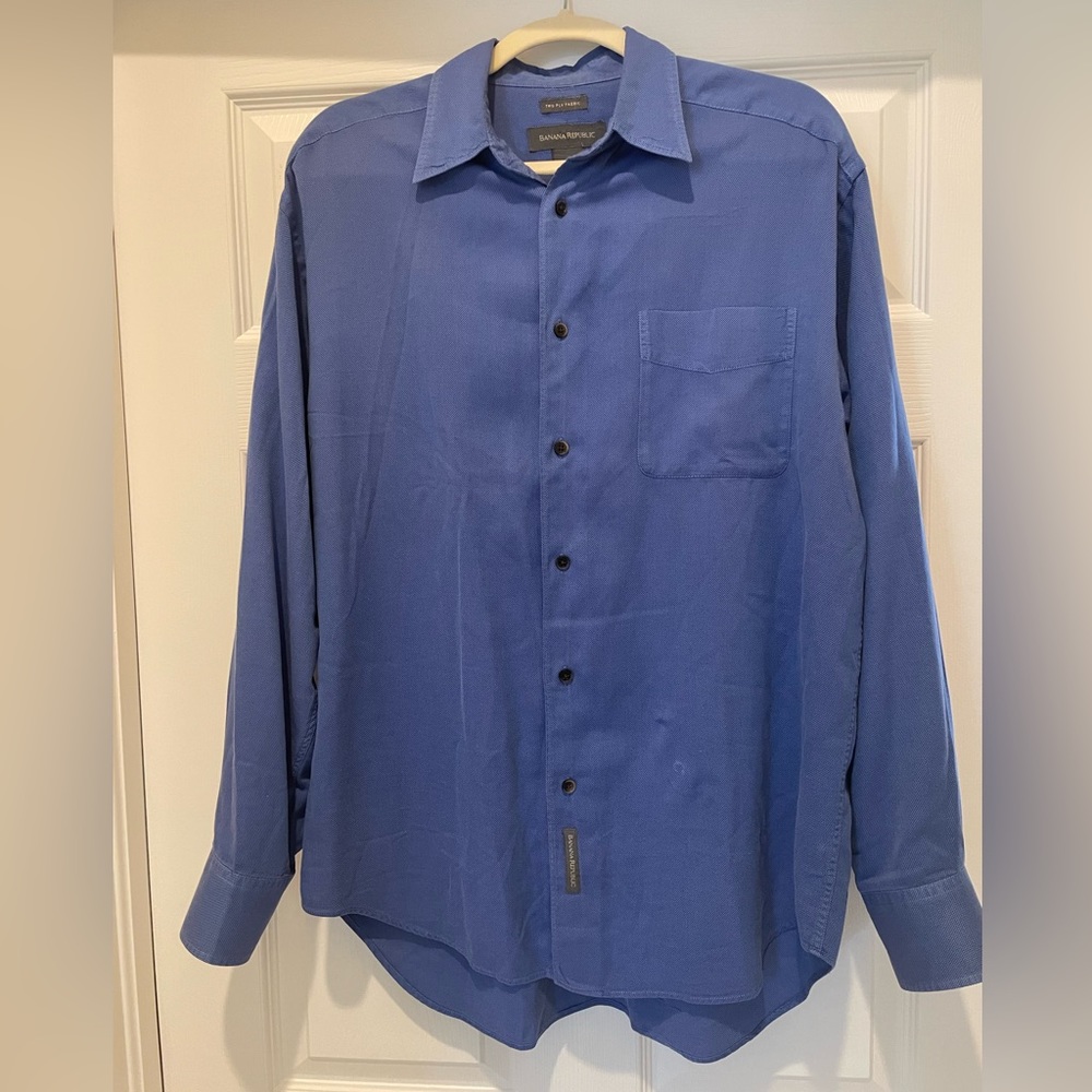 Banana Republic Casual Button Down Shirt. Royal Blue, size Medium, 2 ply cotton
